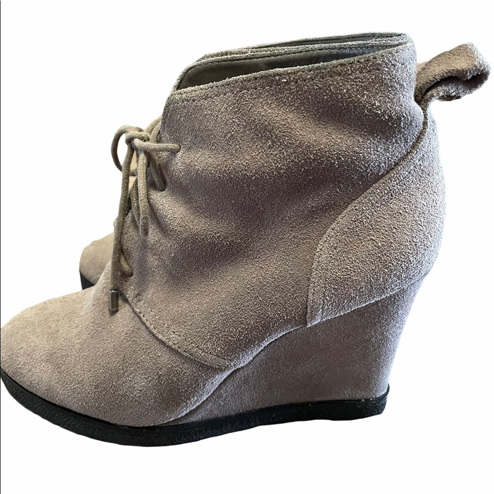 Vince Camuto Grey Suede Wedge Booties Women’s 8.5